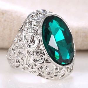 Emerald CZ Oval Stone in Silver Setting size 7.5